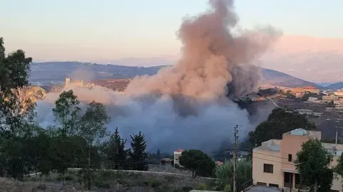 Israeli Airstrikes Strike Southeastern Lebanon